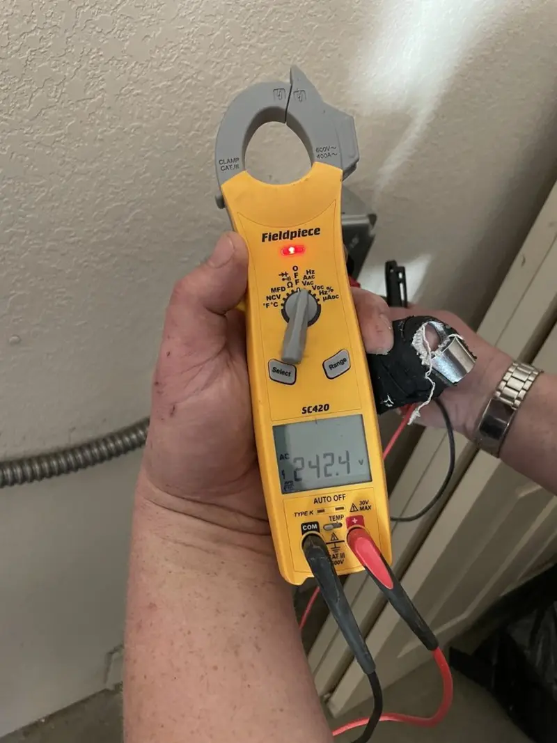 Voltage testing with clamp meter during Generator Installation in Peninsula